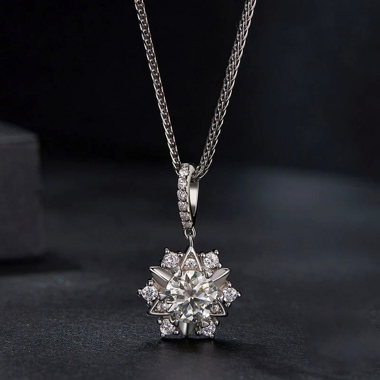 PAHALA Moissanite 1.0CT D Color VVS1 Star Pendant Necklace